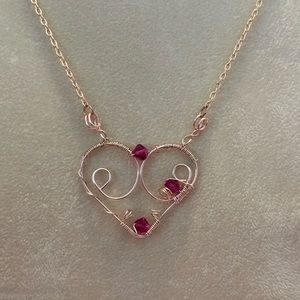 💕🌈💕 LynneAnn’s Trinkets 🌺 Heart Pendant Created using Rose Colored Wire ♥️